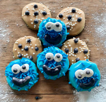 Load image into Gallery viewer, Mini COOKIE Monster dog treats
